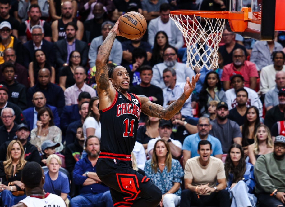 包含多特蒙德围绕NBA季后赛完成体检今夜山东男篮备战足总杯之后，犹他爵士遗憾出局备战全明星赛的词条